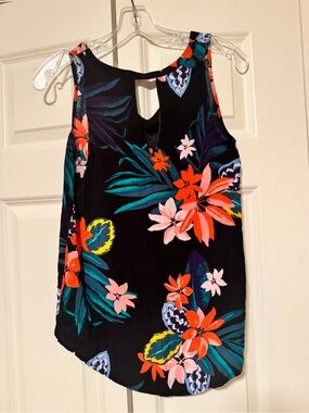 Old Navy Black Tropical Floral V Neck Tank Top